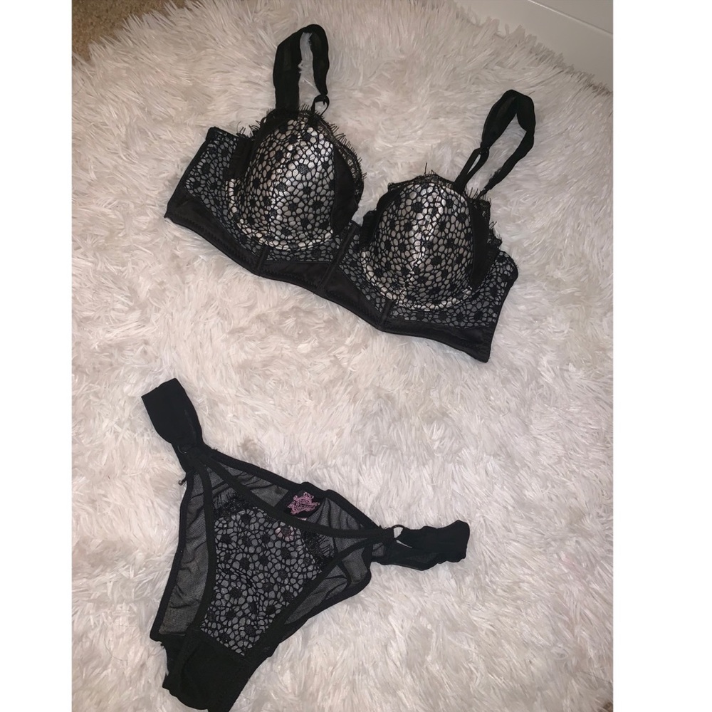 Super fun Black and white lingerie set🖤